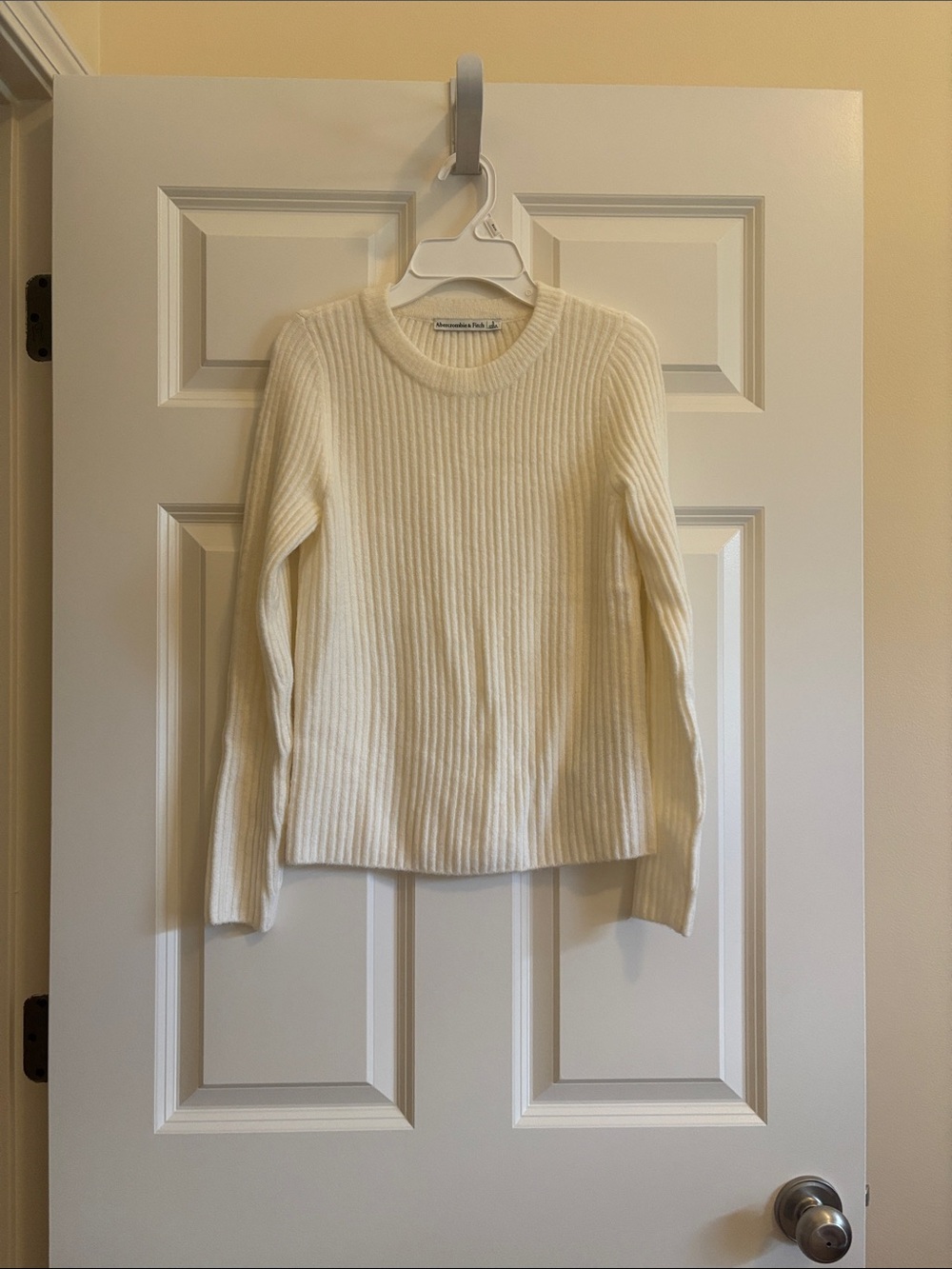 Abercrombie & Fitch Ribbed White Sweater